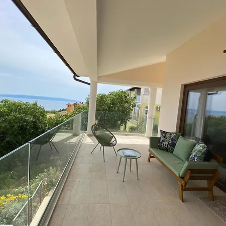 Apartment Frisch Renovierte Mit Meerblick Ravni